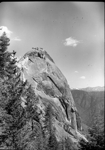 Moro Rock from below Hanging Rock