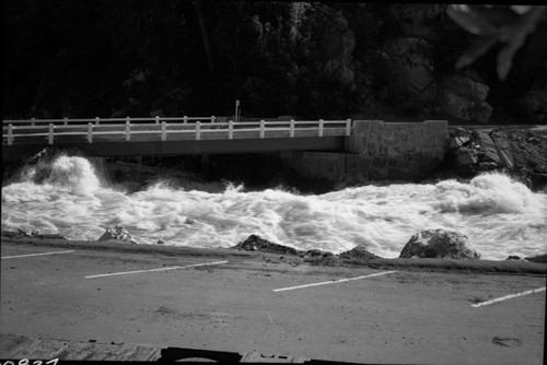 Floods and Storm damage, Bridges. Highwater at bridge. South Fork Kings River