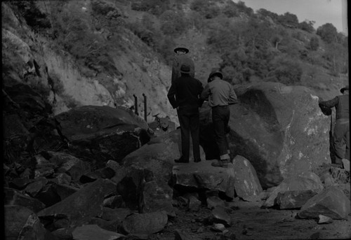 Floods and Storm Damage, Rock slide 1 mile above Ash Mountain