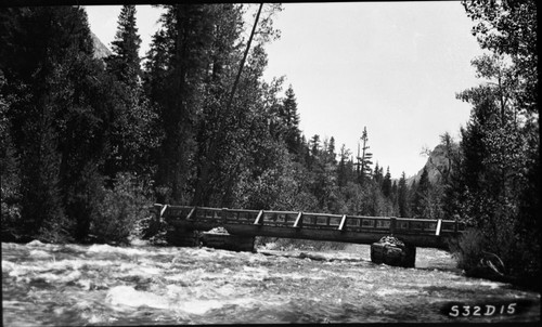 Bridges, view down river at Chagoopa Bridge