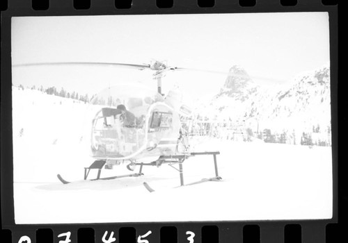 Rae Lakes, KNCP, Helicopter activities, helicopter in snow