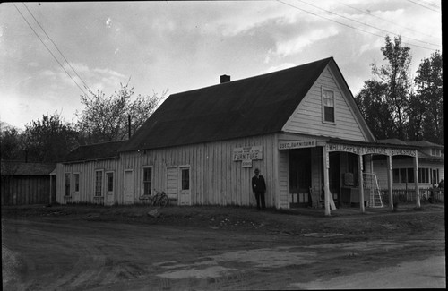 Bishop, Inyo Co. Buildings and Utilities, Horace Albright's birth place with Ford Spiglemyre