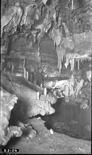 Crystal Cave, SNP. Crystal Cave, Creek Corridor. Interior Formations