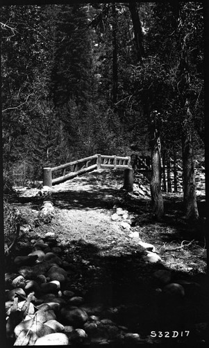 Bridges, east approach Chagoopa Bridge