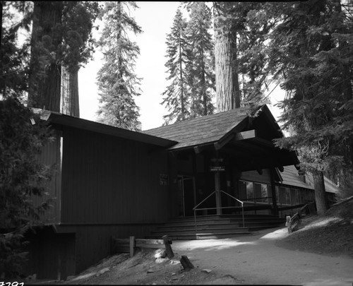 Concessioner Facilities, Lodge dining room - front