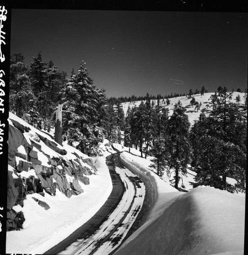 Winter Scenes, Generals Highway in snow