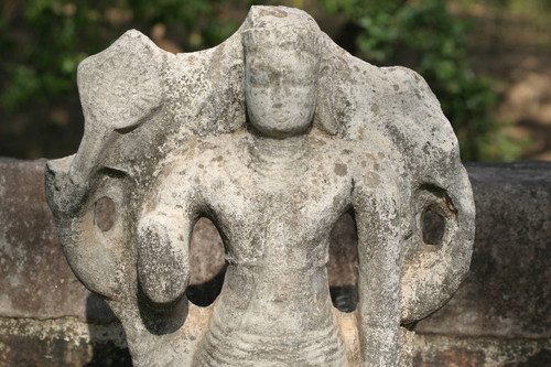 Vishnu Dévālé: statue of Vishnu