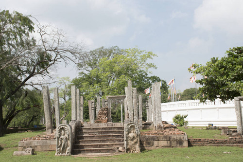 Image houses: Pillars: Guardstones: Balustrades: Pillars: Mandapa