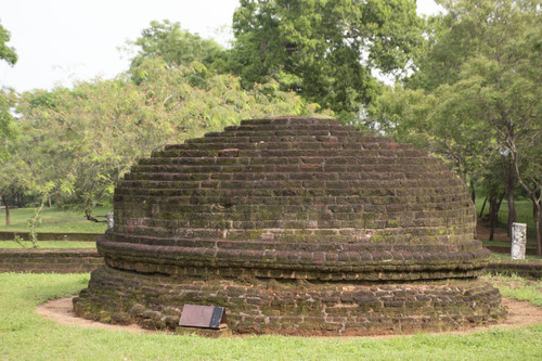 Potgul Vehera Complex: Stupa