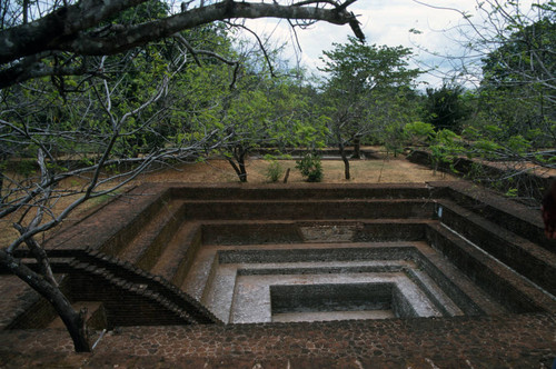 Ālāhana Parivena: Monastic Complex: Cistern: Water pool