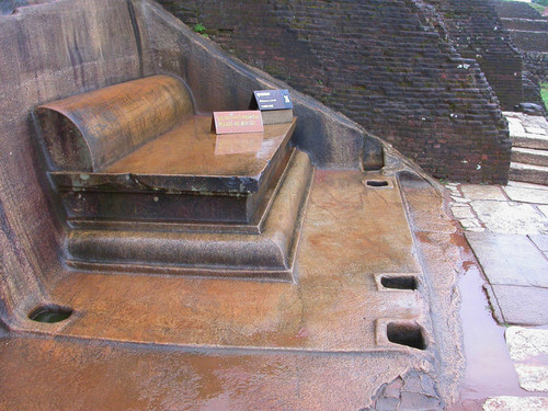 Sigiriya rock: seat in stone