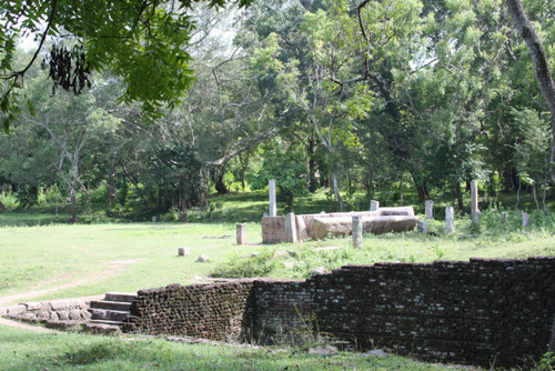 Mahāpāli Alms-Hall; Refectory: Rice trough