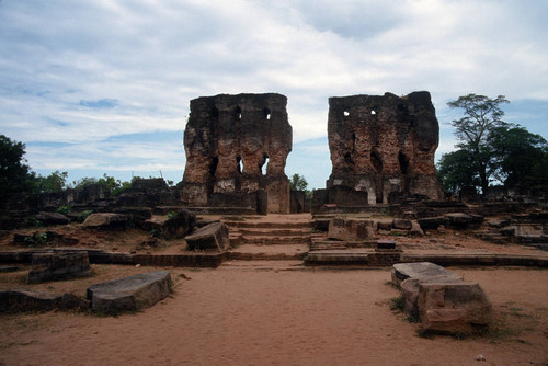 Palace of King Parākramabāhu the Great: Entrance to palace