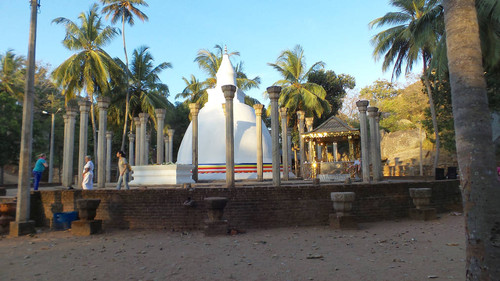 Stūpa: Sēla Cētiya: Ambasthāla vatadāge