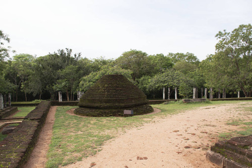 Potgul Vehera Complex: Stupa