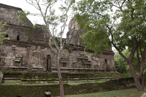 Lankātilaka ("Jewel of Lanka"): Image house: Façade