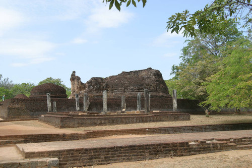 Potgul Vehera Complex: Circular library: stupa