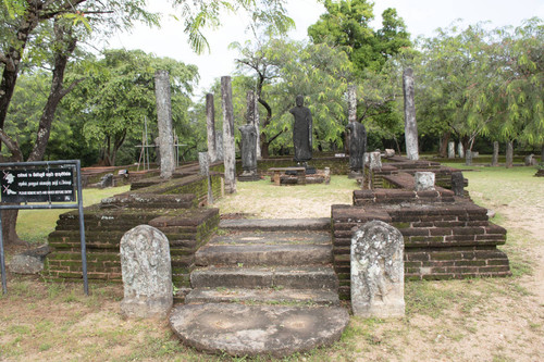 Stupa: Monastery: Manik (Gem) Vehera: Image house: Buddha statues