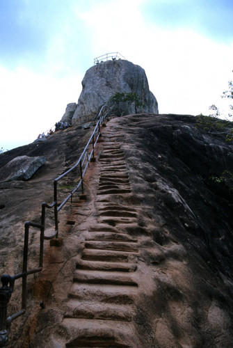 Ārādhanā Gala (Plateau of Mahinda)