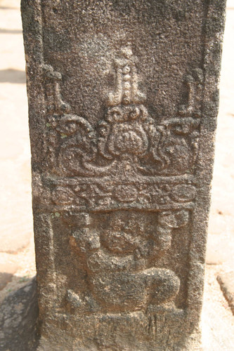 Council Chamber of King Parākramabāhu the Great: Stone lion: Pillar décor