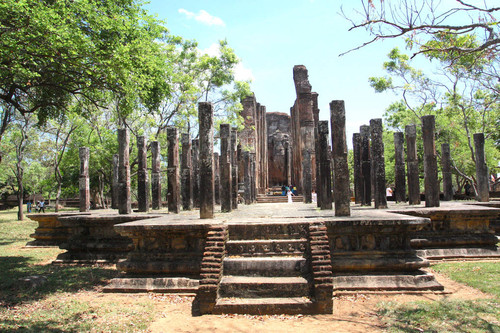 Lankātilaka ("Jewel of Lanka"): Image house: Drummers' pavilion