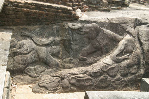Goldfish Park: Bas-reliefs: Elephants in bas-relief