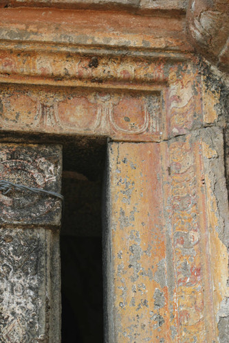 Lankatilaka ("Jewel of Lanka"): Image house: Window decoration