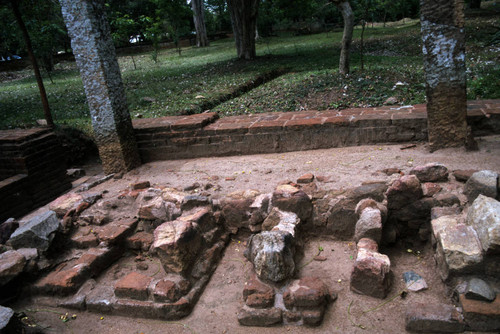 Hot water bath house/Jantāghara