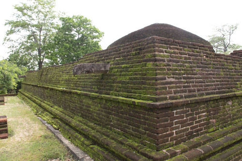 Stupa: Monastery: Manik (Gem) Vehera: Wall: Water Spout