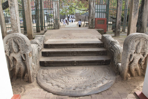 Sri Mahā Bodhi shrine: Guardstones: Moonstones: Balustrades