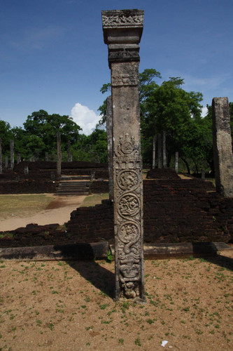 Daladā Maluva: Atadāgē: Ornate Pillar