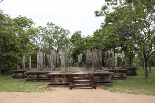 Lankātilaka ("Jewel of Lanka"): Image house: Drumming pavilion