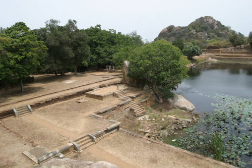 Kaludiya Pokuna (Black Water Pool)