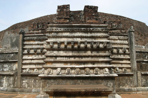 Stūpa: Kantaka Cētiya: Vāhalkada: Lion stele: Elephant stele