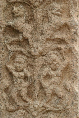 Vāhalkada: Pillar