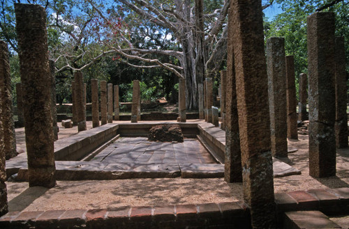 Hot water bath house/Jantāghara