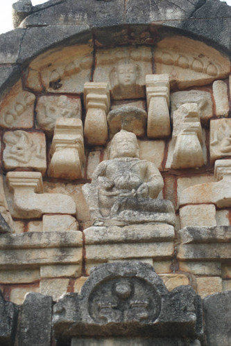 Nālanda "Gedigē" shrine (image house): tympanum