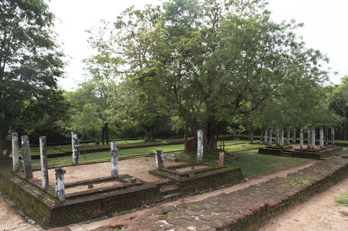 Potgul Vehera Complex: Monastic cells