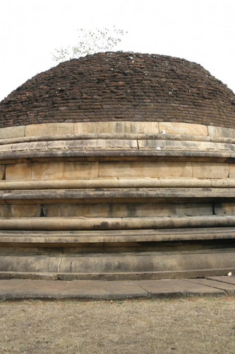 Iñdikatu Sǟya (Stūpa of the Needle) monastery complex