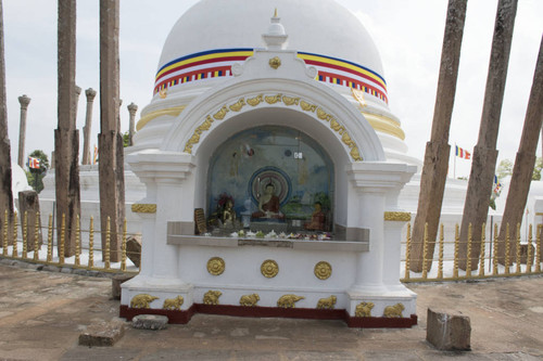 Thūpārāma Stūpa/Dāgaba: Altar