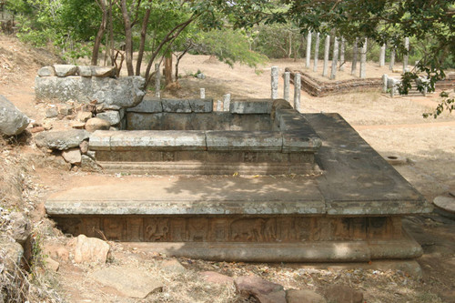 Lion Pond/Bath (Sinha Pokuna)