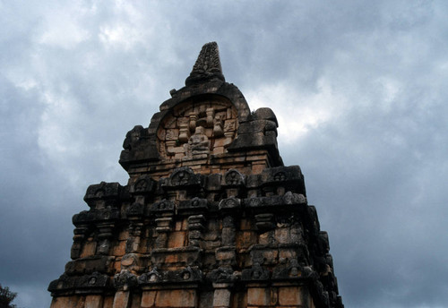 Nālanda "Gedigē" shrine (image house): southern façade: Kuvera