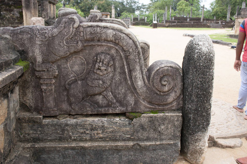 Vatadāgē: Balustrade: Makara: Lion figure