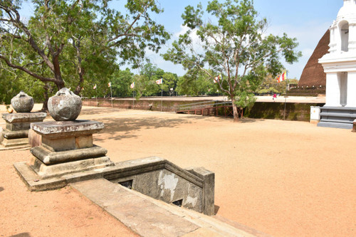 Abhayagiri Stūpa: Stūpa's Terraces