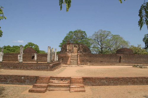 Potgul Vehera Complex: Circular library: stupa