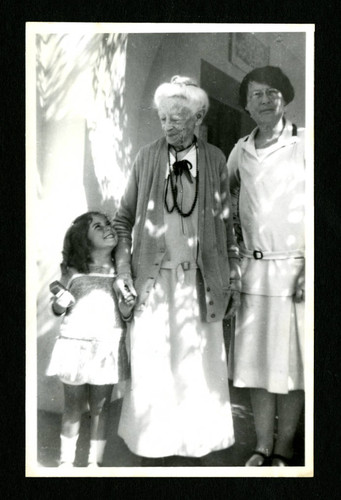 Ellen Browning Scripps with Betty Lyell and Hilda Gardiner