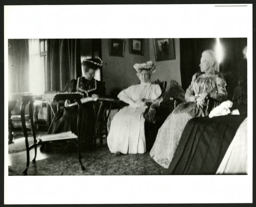 Ellen Browning Scripps in meeting with unidentified women