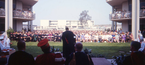 Classics Professor Stephen Glass gives commencement speech