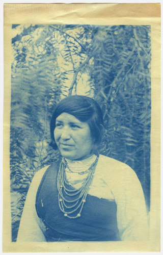 Pueblo Indian woman