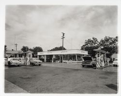 Lyle's Wilshire Station, Santa Rosa, California, 1959